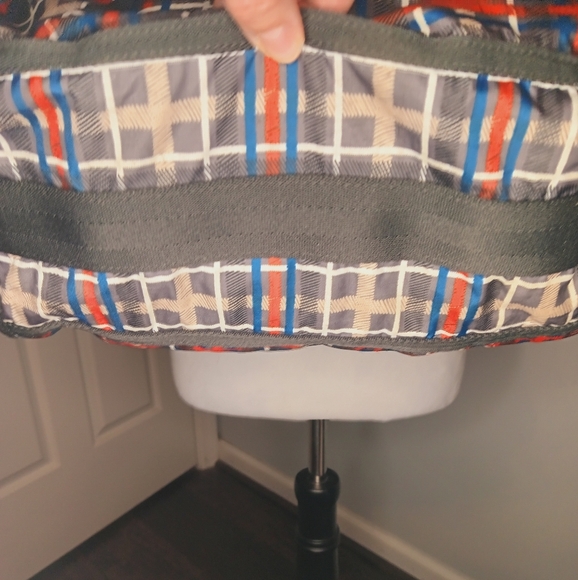 Le Sportsac Essential Small Weekender Plaid Adjustable Bag - Picture 4 of 5